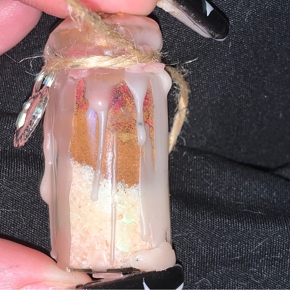 Love spell jar - Picture 6 of 6